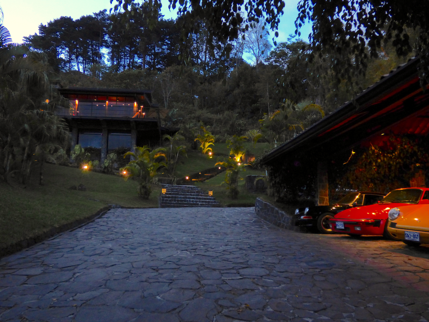 Auffahrt_mit_Carport_1400